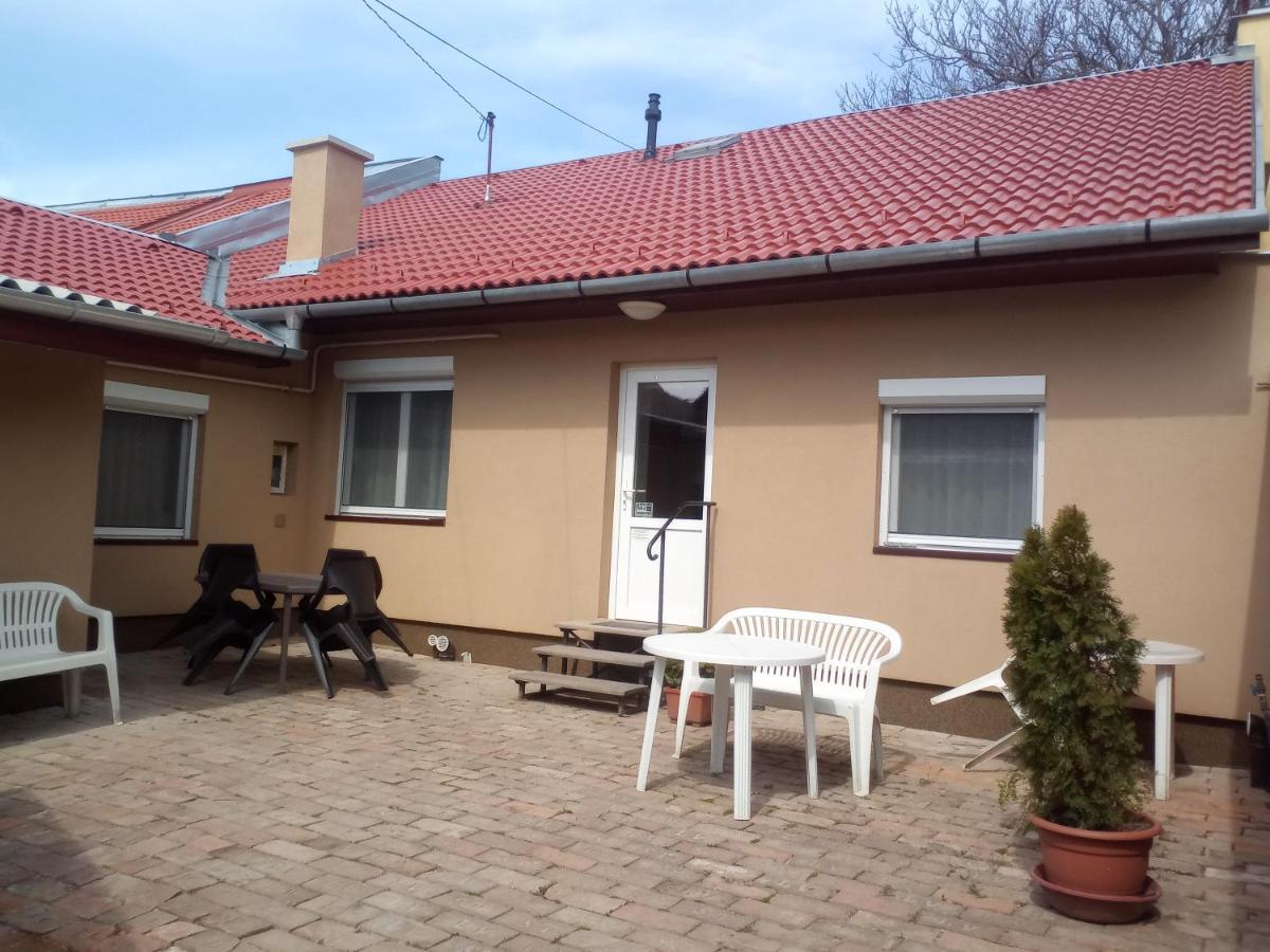 Start Apartmanok Πετς Εξωτερικό φωτογραφία